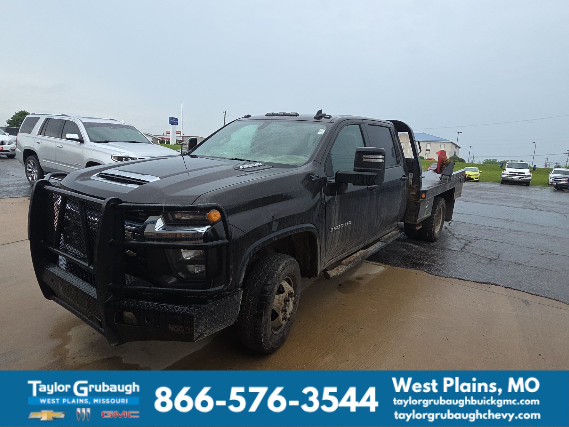 Used 2021 Chevrolet Silverado 3500 LT w/ Remote Start Package AWD/4WD image 3