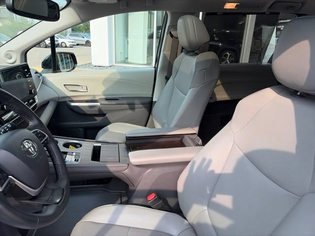 Used 2021 Toyota Sienna XLE w/ XLE Plus Package AWD/4WD image 24