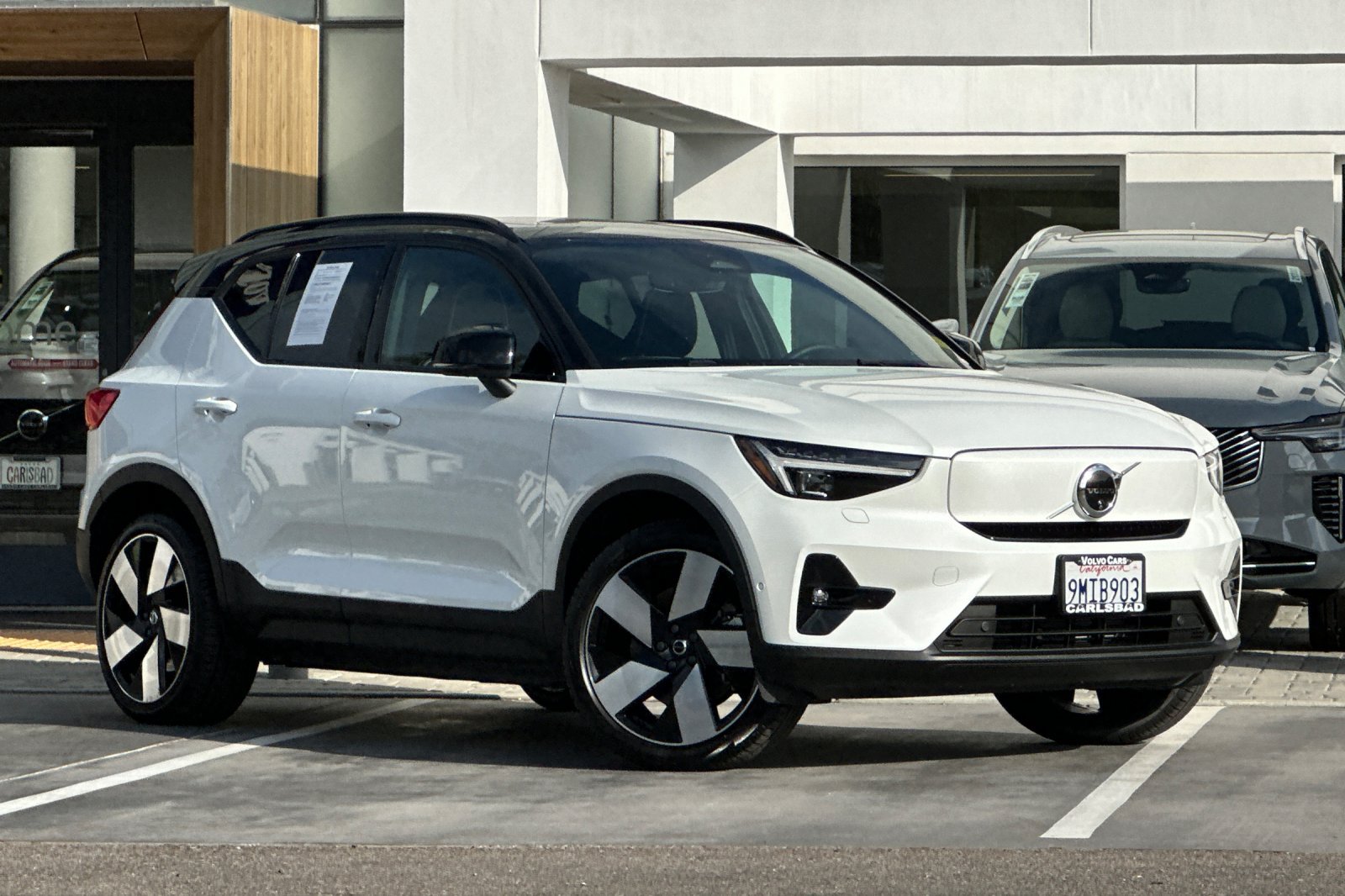 Certified 2024 Volvo XC40 Recharge Ultimate w/ Protection Package Premier RWD image 2