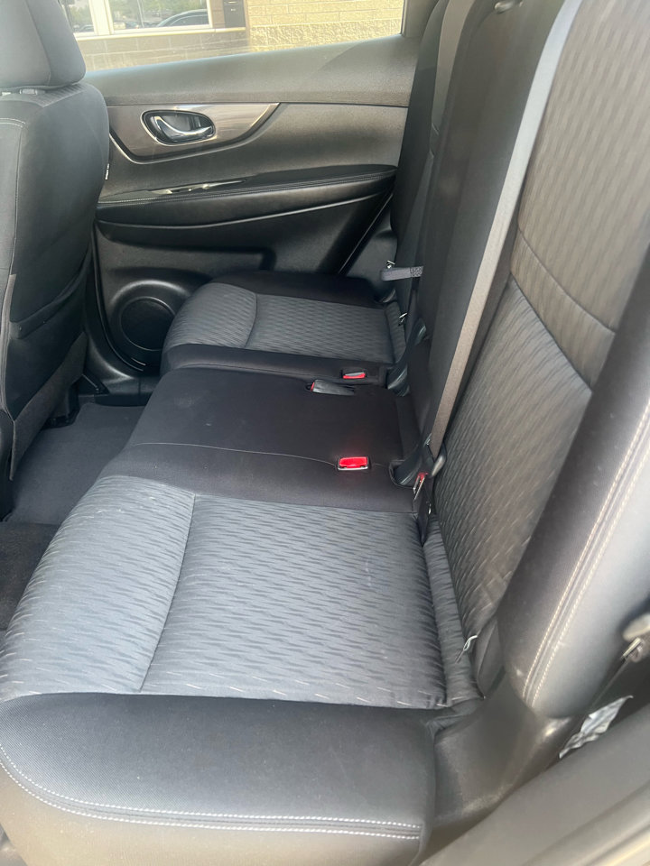 Used 2019 Nissan Rogue SV image 9