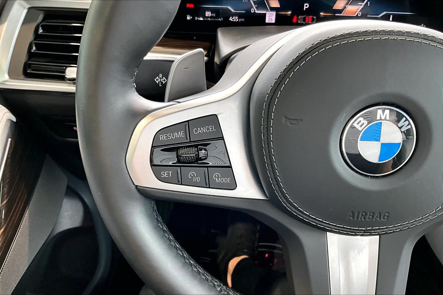 Used 2026 BMW X6 xDrive40i AWD/4WD image 16