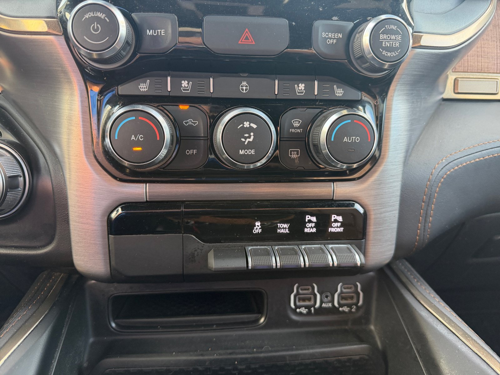 Used 2022 RAM 1500 Limited AWD/4WD image 16
