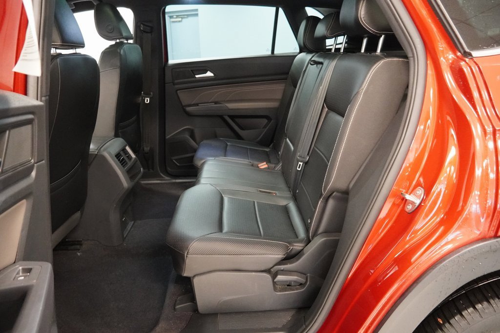 Used 2021 Volkswagen Atlas Cross Sport SE w/ Panoramic Sunroof Package image 26