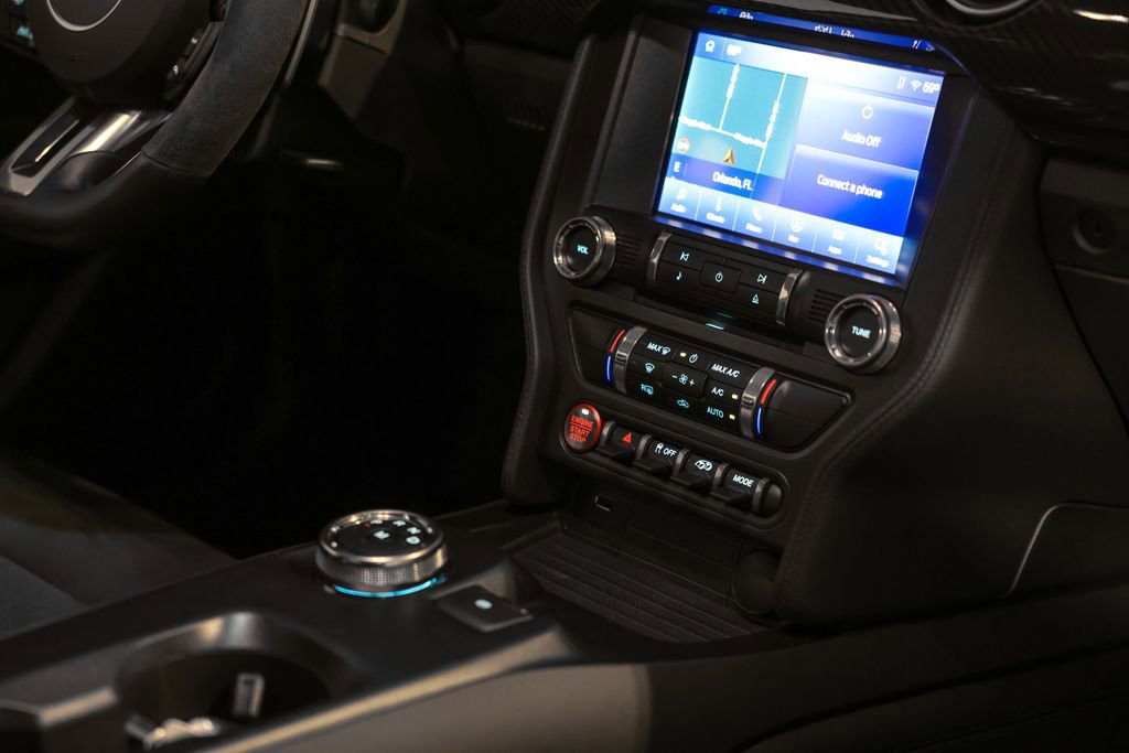 Used 2020 Ford Mustang Shelby GT500 w/ Carbon Fiber Track Pack image 24