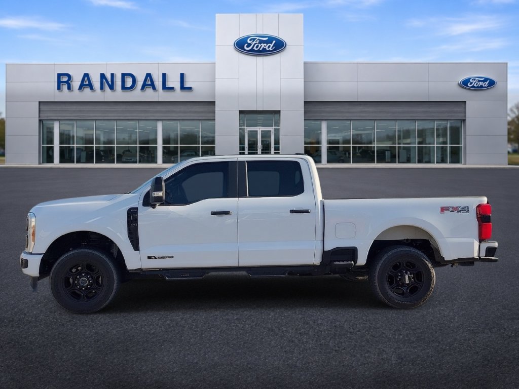 Used 2023 Ford F250 XL w/ STX Appearance Package AWD/4WD image 3