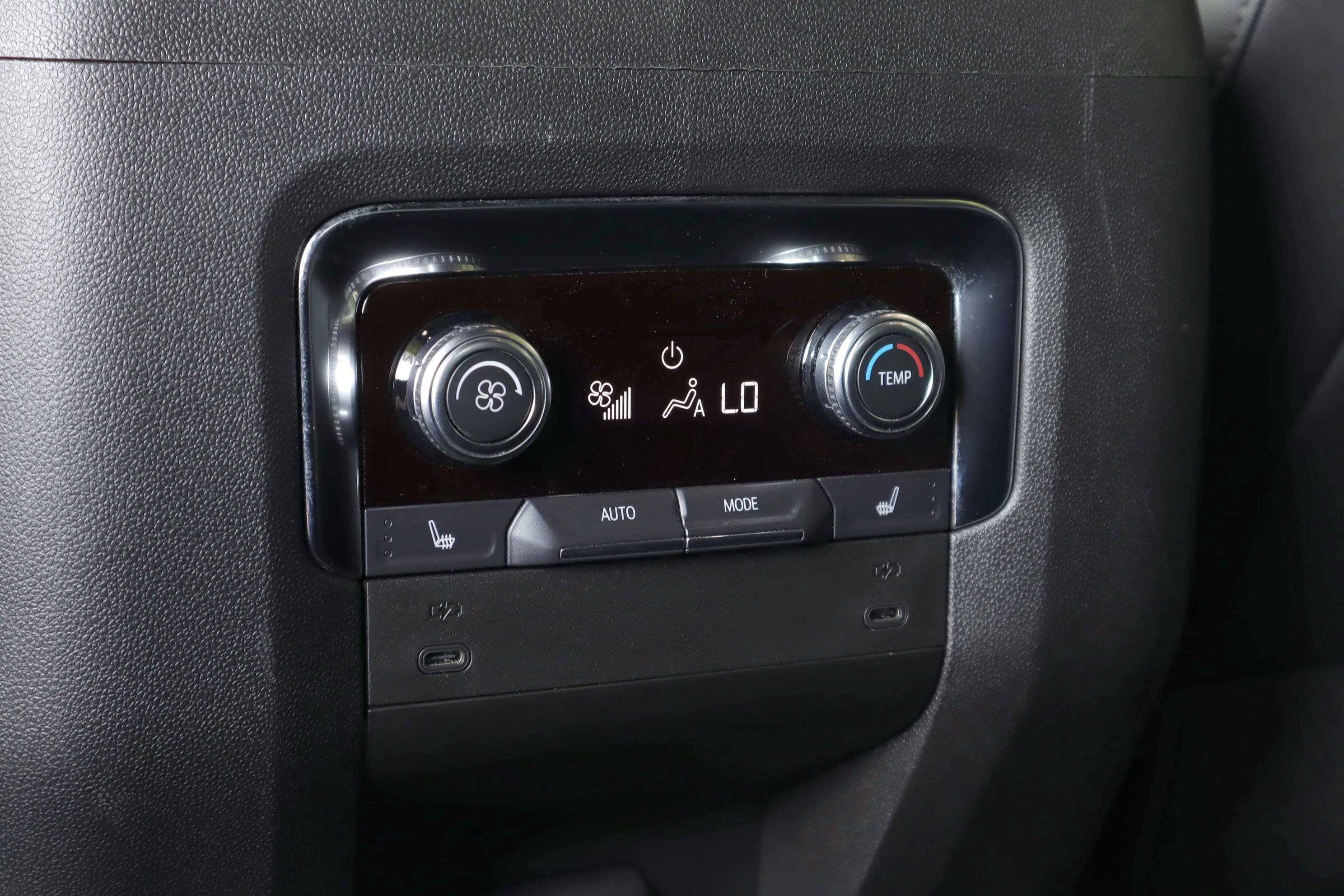 Used 2026 GMC Yukon AT4 AWD/4WD image 18