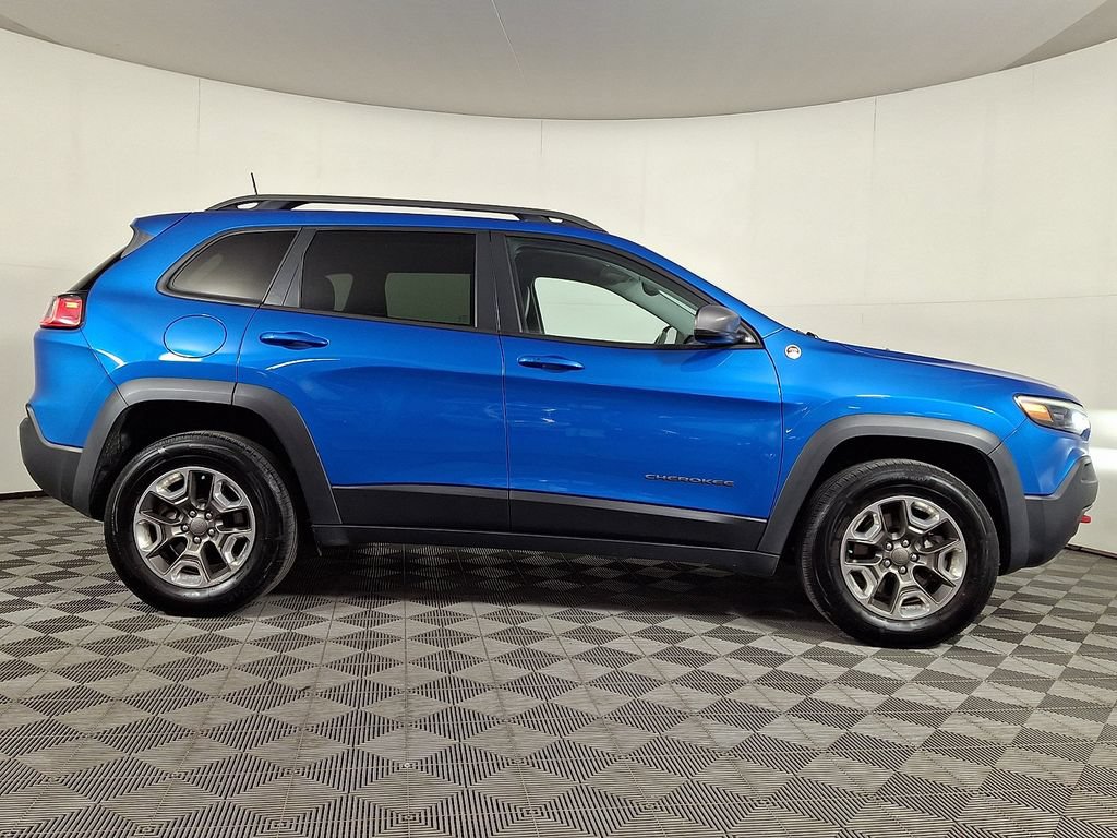 Used 2019 Jeep Cherokee Trailhawk w/ Cold Weather Group AWD/4WD image 10