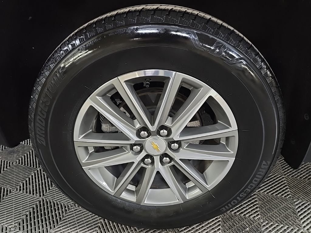 Used 2023 Chevrolet Traverse LT image 13