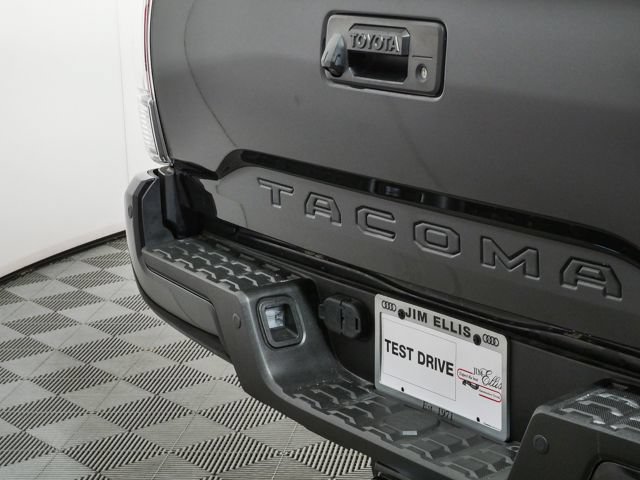 Used 2023 Toyota Tacoma TRD Off-Road w/ TRD Premium Off Road Package AWD/4WD image 15