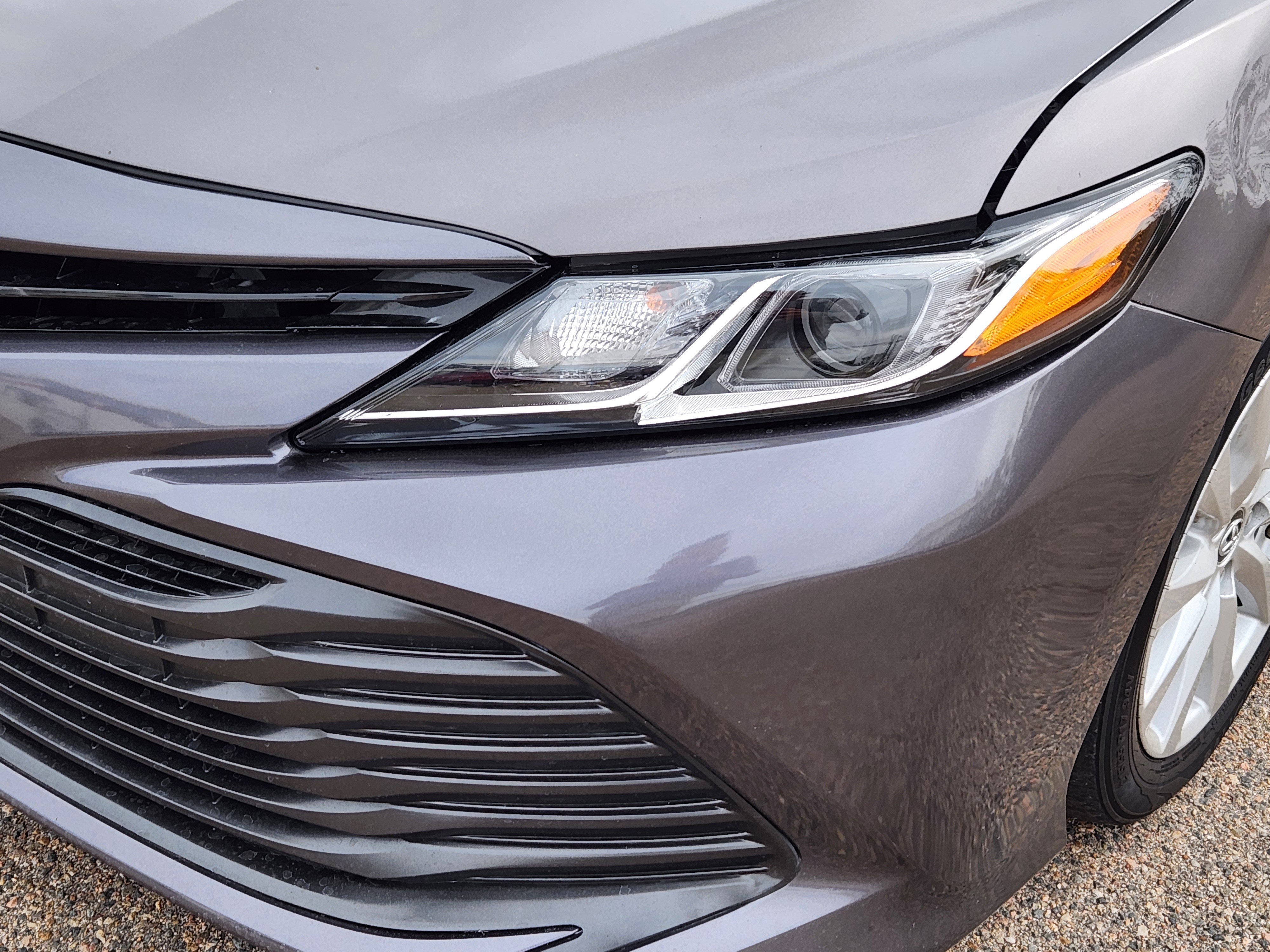Used 2019 Toyota Camry LE FWD image 5