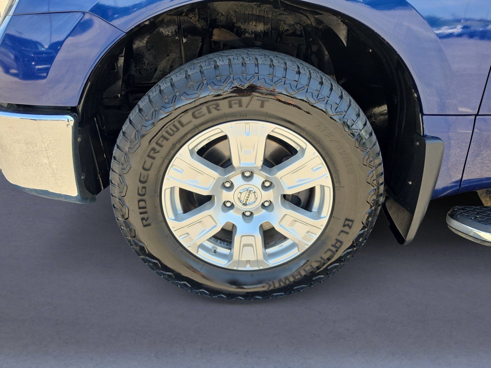 Used 2017 Nissan Titan SV AWD/4WD image 36