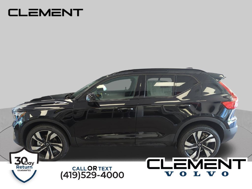 New 2026 Volvo XC40 B5 Plus w/ Protection Package Premier AWD/4WD 360° Tour