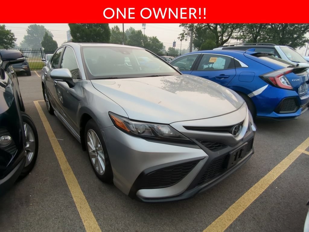 Used 2024 Toyota Camry SE FWD image 3