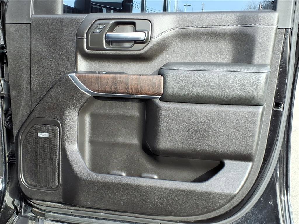 Used 2022 GMC Sierra 3500 Denali w/ Denali Black Diamond Edition image 9