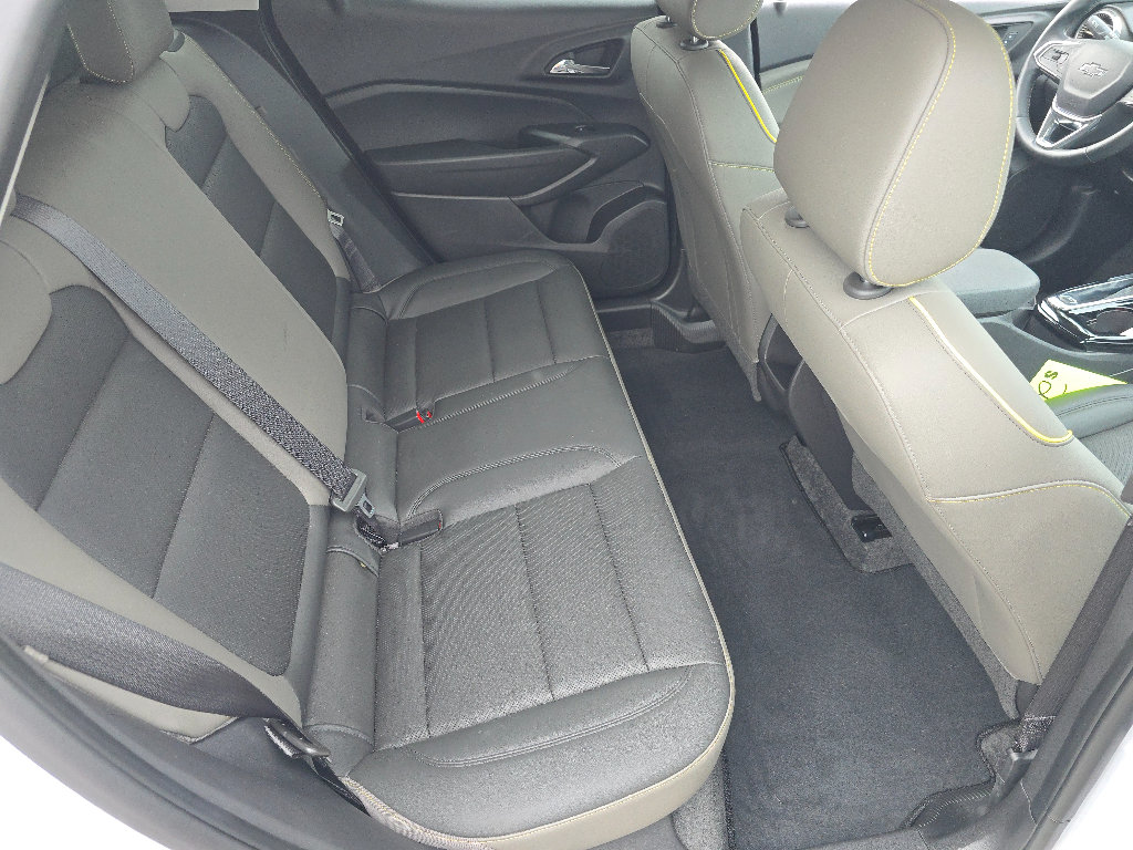 Used 2025 Chevrolet Trax ACTIV FWD image 14