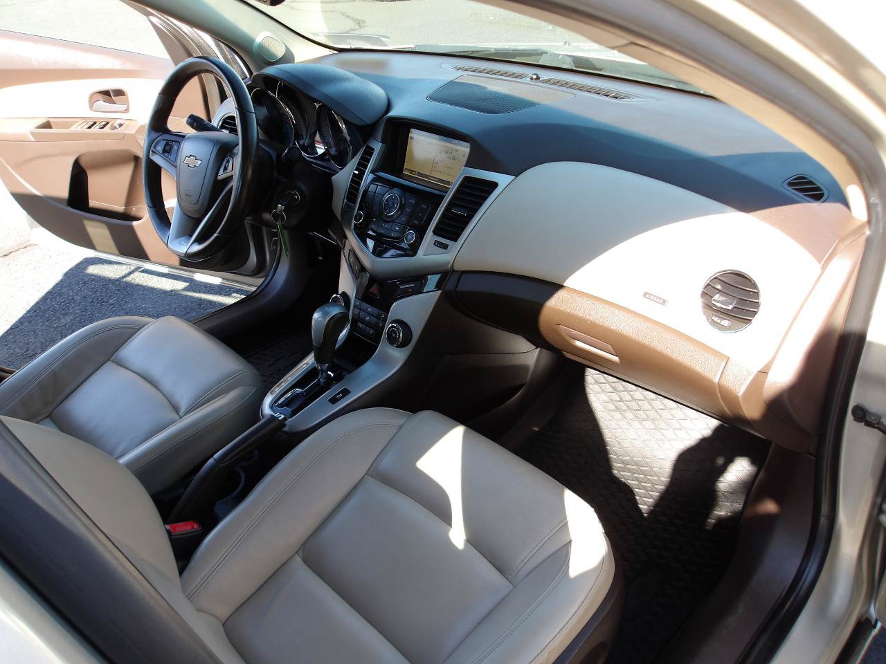 Used 2014 Chevrolet Cruze Diesel FWD image 12