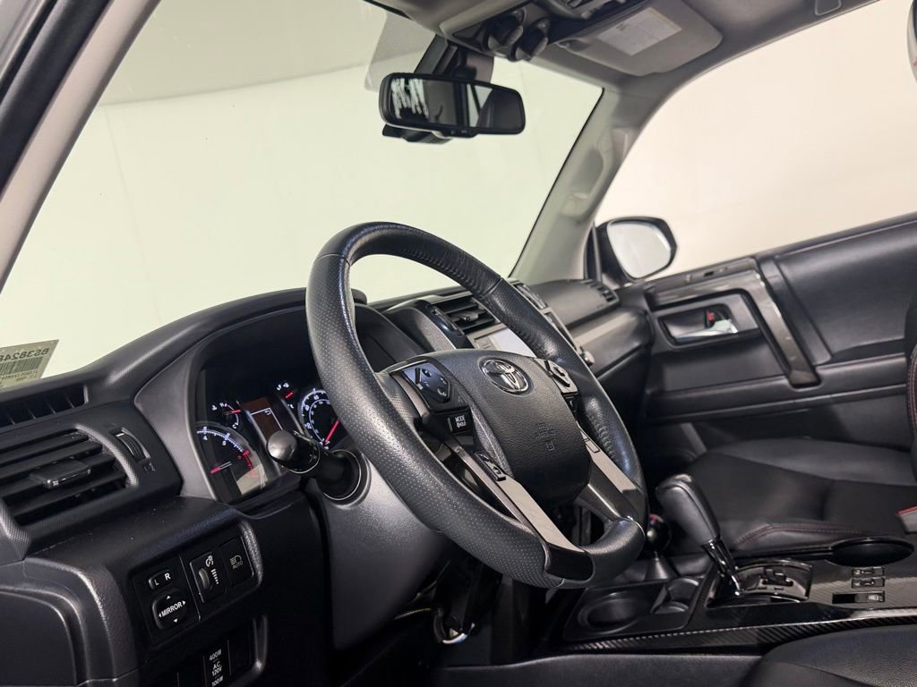 Used 2021 Toyota 4Runner Venture w/ Moonroof Package AWD/4WD image 18