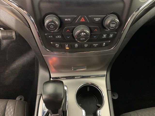 Used 2021 Jeep Grand Cherokee Laredo w/ Security & Convenience Group image 25