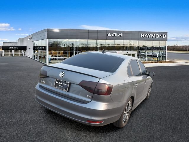 Used 2015 Volkswagen Jetta Sport FWD image 3