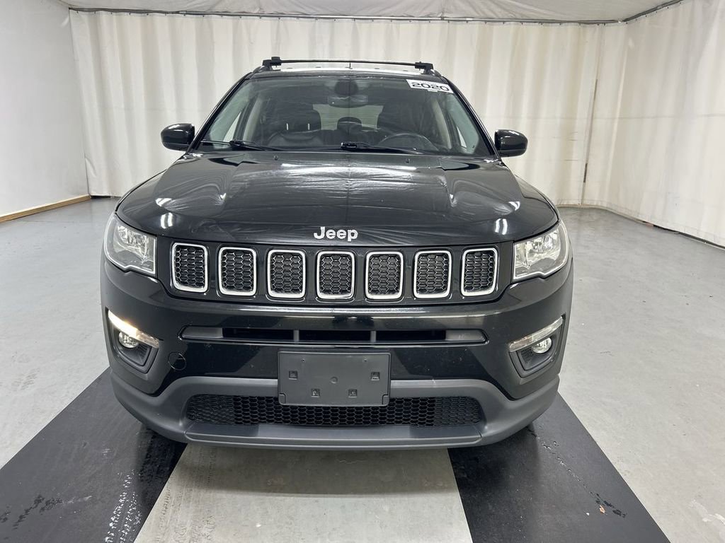 Used 2020 Jeep Compass Latitude w/ Popular Equipment Group AWD/4WD image 3