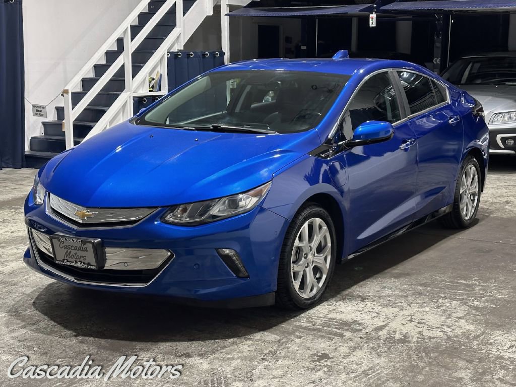 Used 2017 Chevrolet Volt Premier FWD image 4