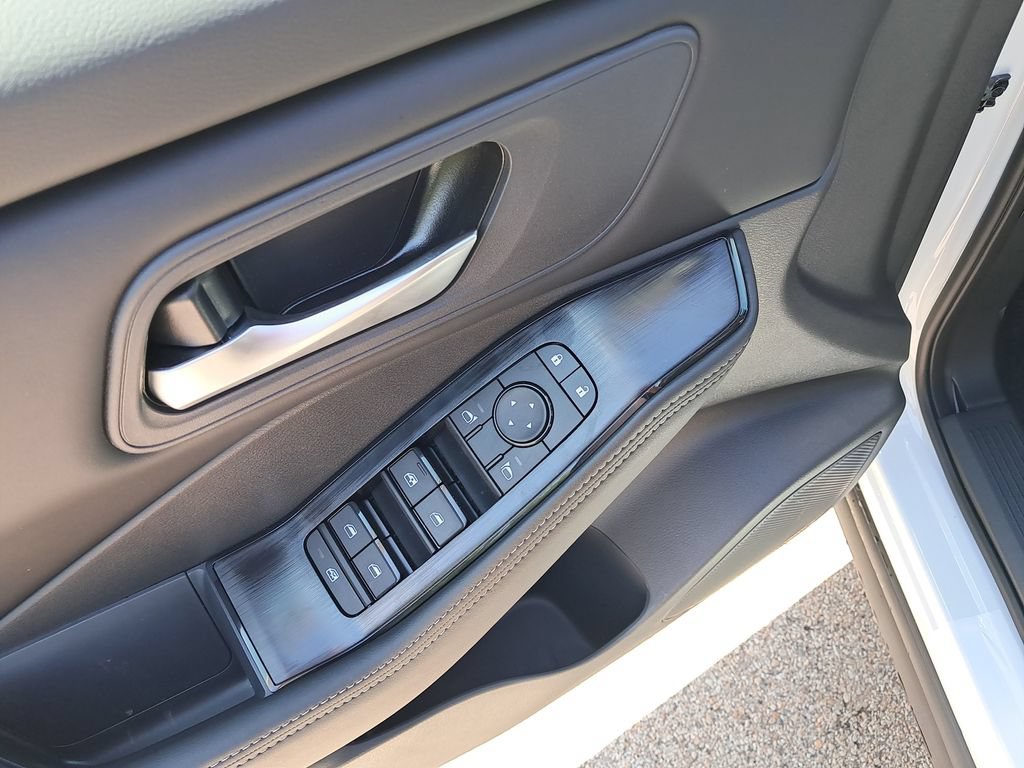 New 2026 Nissan Rogue SV w/ Cold Weather Package AWD/4WD image 12