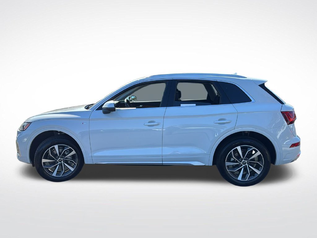Used 2023 Audi Q5 2.0T Premium w/ Convenience Package AWD/4WD image 4