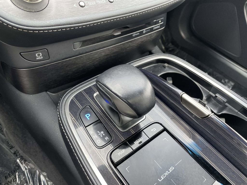 Used 2020 Lexus LS 500 w/ Accessory Package (Z2) image 44