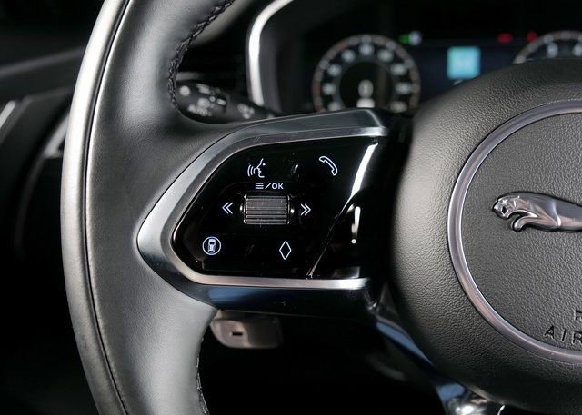 Used 2025 Jaguar F-PACE R-Dynamic S image 21