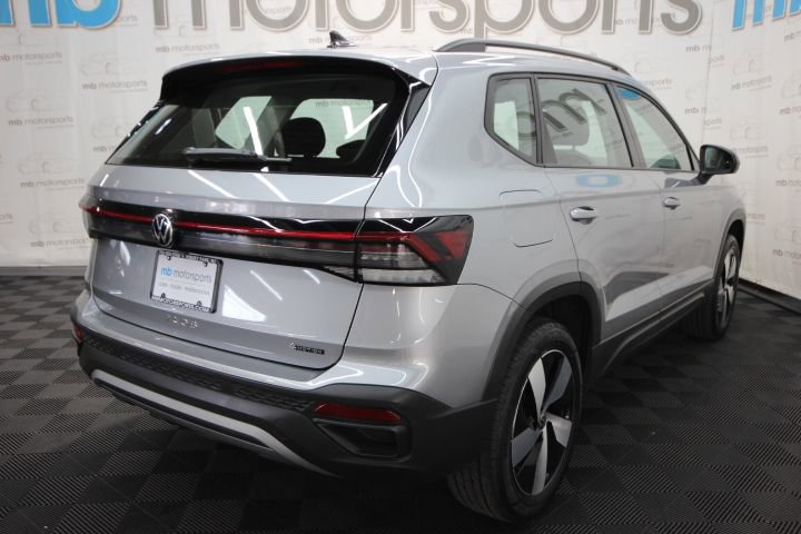 Used 2025 Volkswagen Taos S AWD/4WD image 7