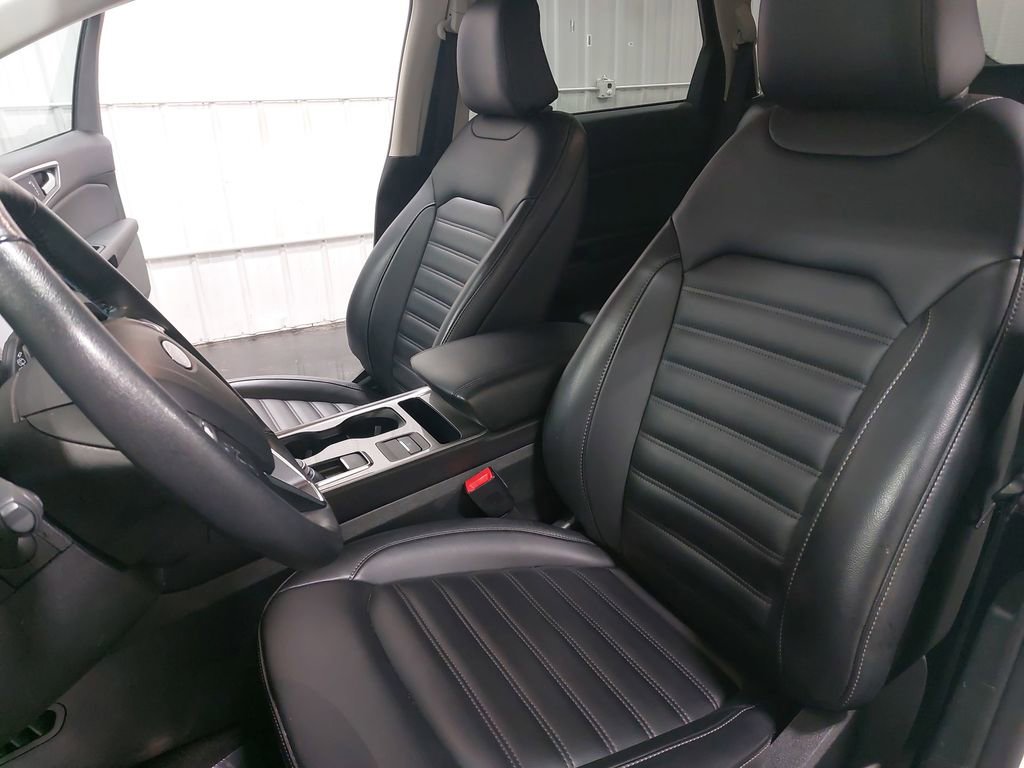 Used 2024 Ford Edge SEL image 8