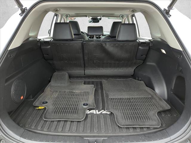 Used 2022 Toyota RAV4 XLE Premium AWD/4WD image 6