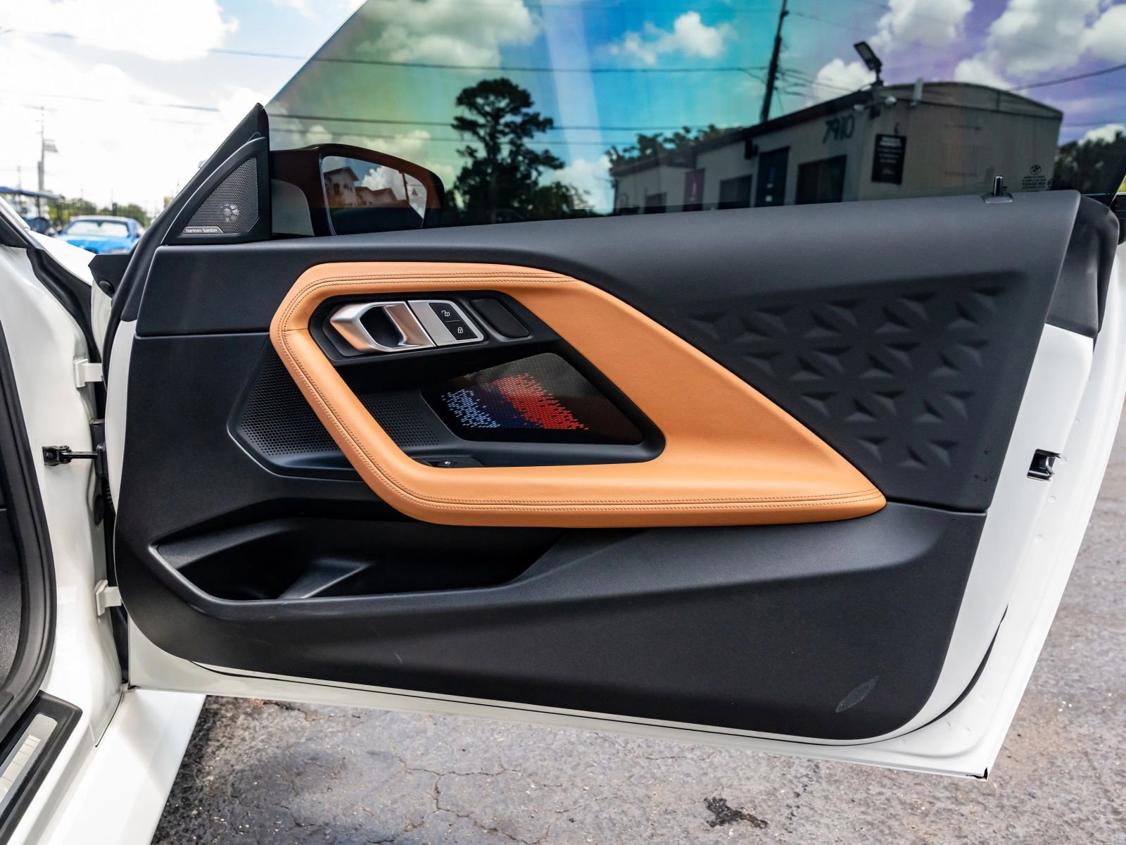 Used 2023 BMW M2 w/ Lighting Package RWD image 47