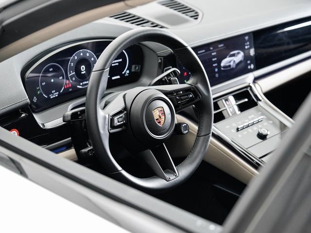 Certified 2024 Porsche Panamera 4 image 9