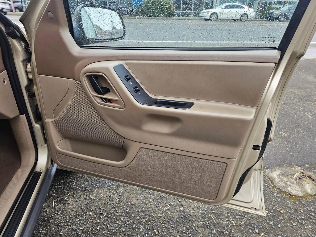 Used 2001 Jeep Grand Cherokee Laredo AWD/4WD image 7