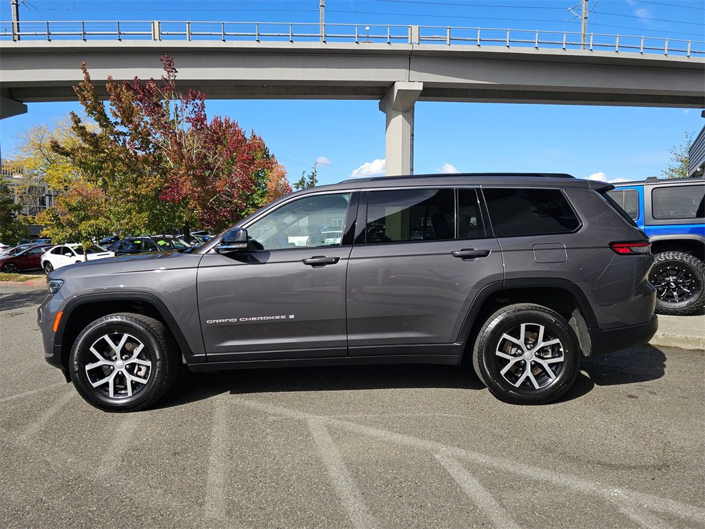 Used 2024 Jeep Grand Cherokee L Limited w/ Luxury Tech Group II image 5
