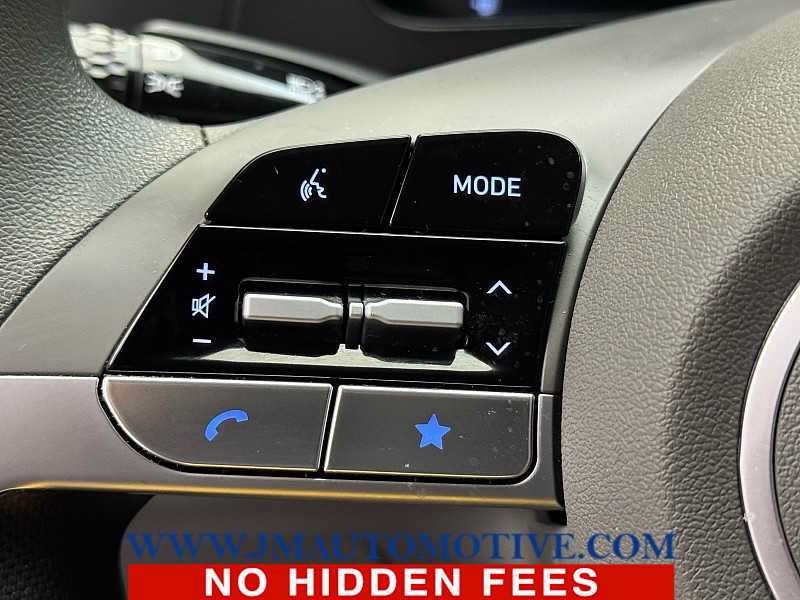 Used 2024 Hyundai Elantra SE FWD image 33