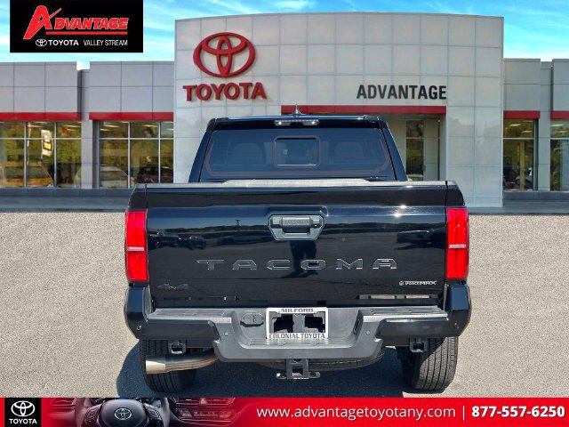 Used 2025 Toyota Tacoma TRD Sport w/ TRD Sport Upgrade Package AWD/4WD image 8