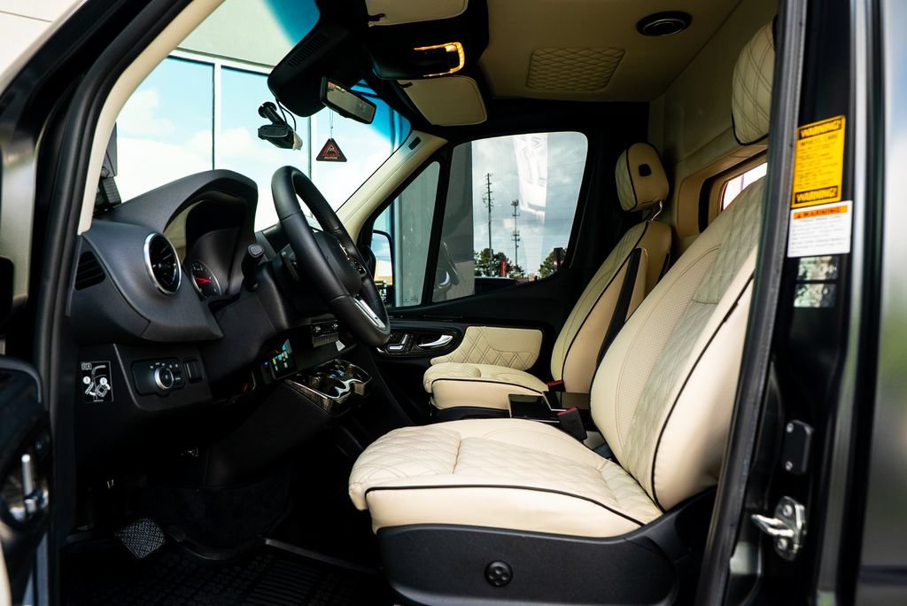 Used 2023 Mercedes-Benz Sprinter 3500 image 21