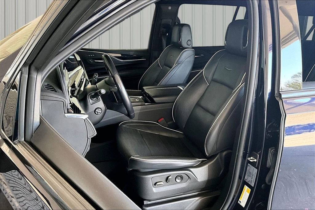 Used 2023 Cadillac Escalade ESV Sport w/ Touring Package AWD/4WD image 15