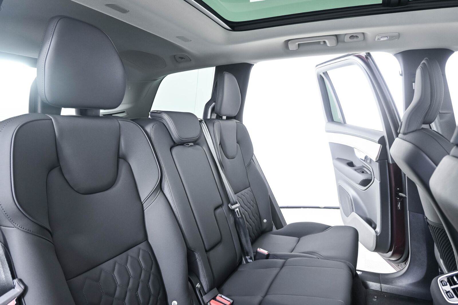 New 2026 Volvo XC90 B6 Plus w/ Protection Package Premier AWD/4WD image 22