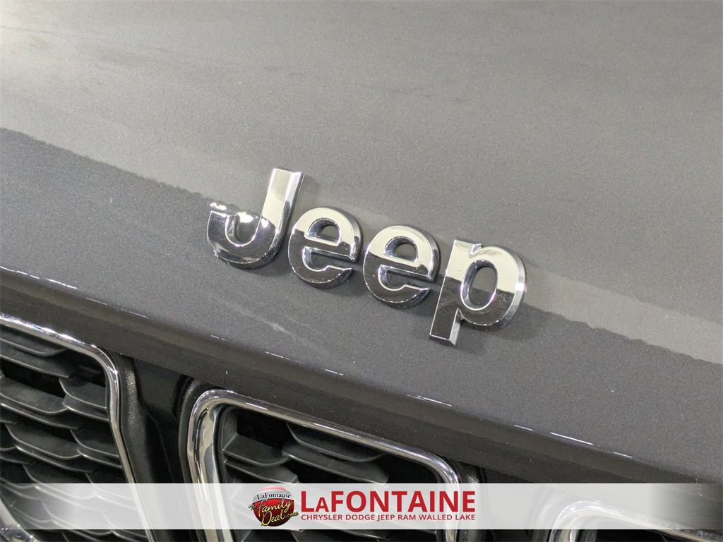 Certified 2023 Jeep Grand Cherokee L Laredo w/ Luxury Tech Group I image 9