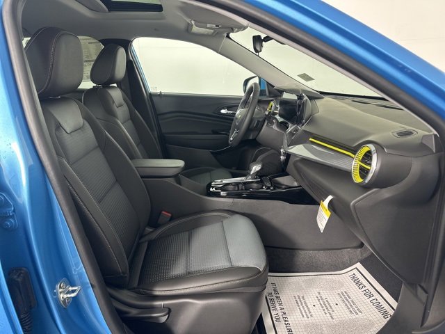 New 2026 Chevrolet Trax LT w/ Sunroof Package image 13