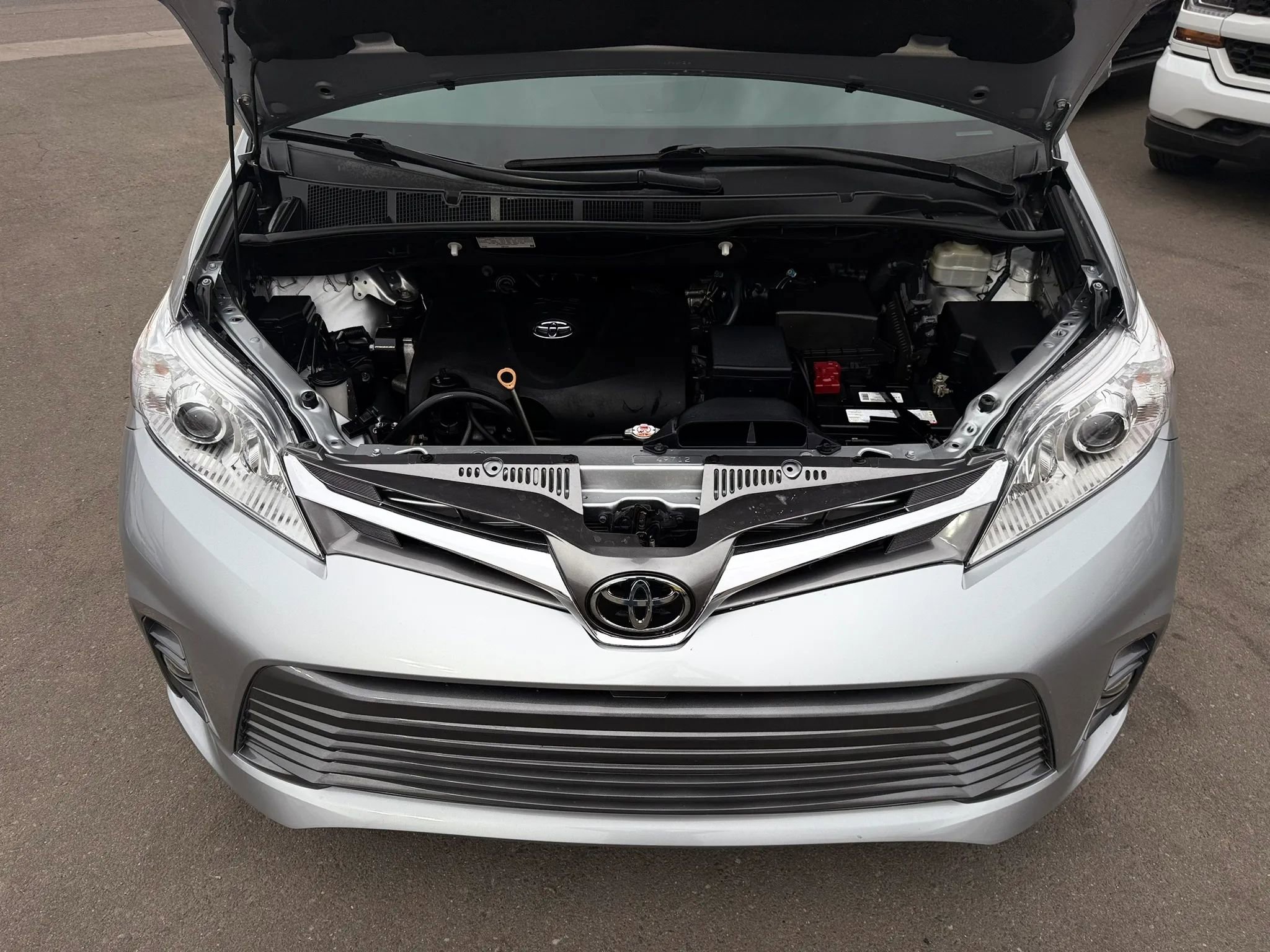Used 2018 Toyota Sienna XLE w/ XLE Navigation Package FWD image 39