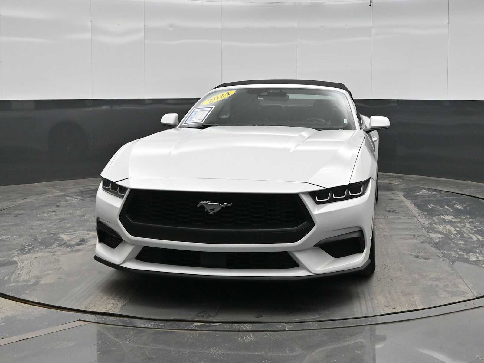 Used 2024 Ford Mustang Premium image 3