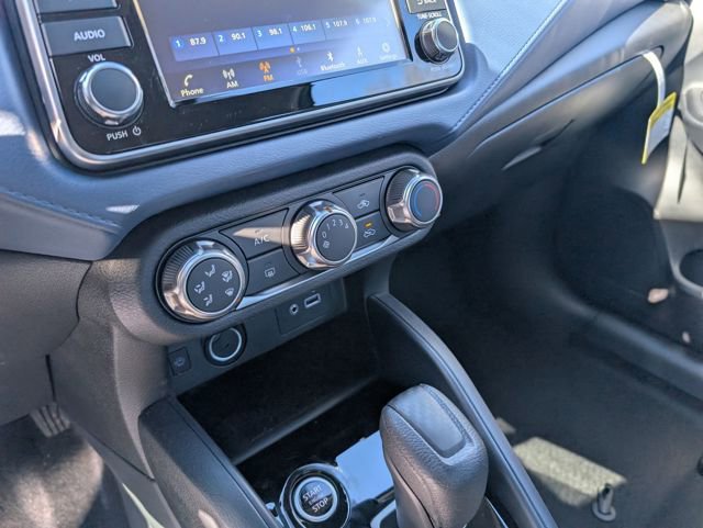 New 2025 Nissan Versa SV w/ Trunk Package FWD image 21
