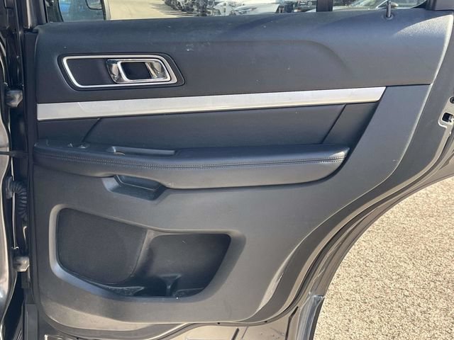Used 2017 Ford Explorer XLT FWD image 23