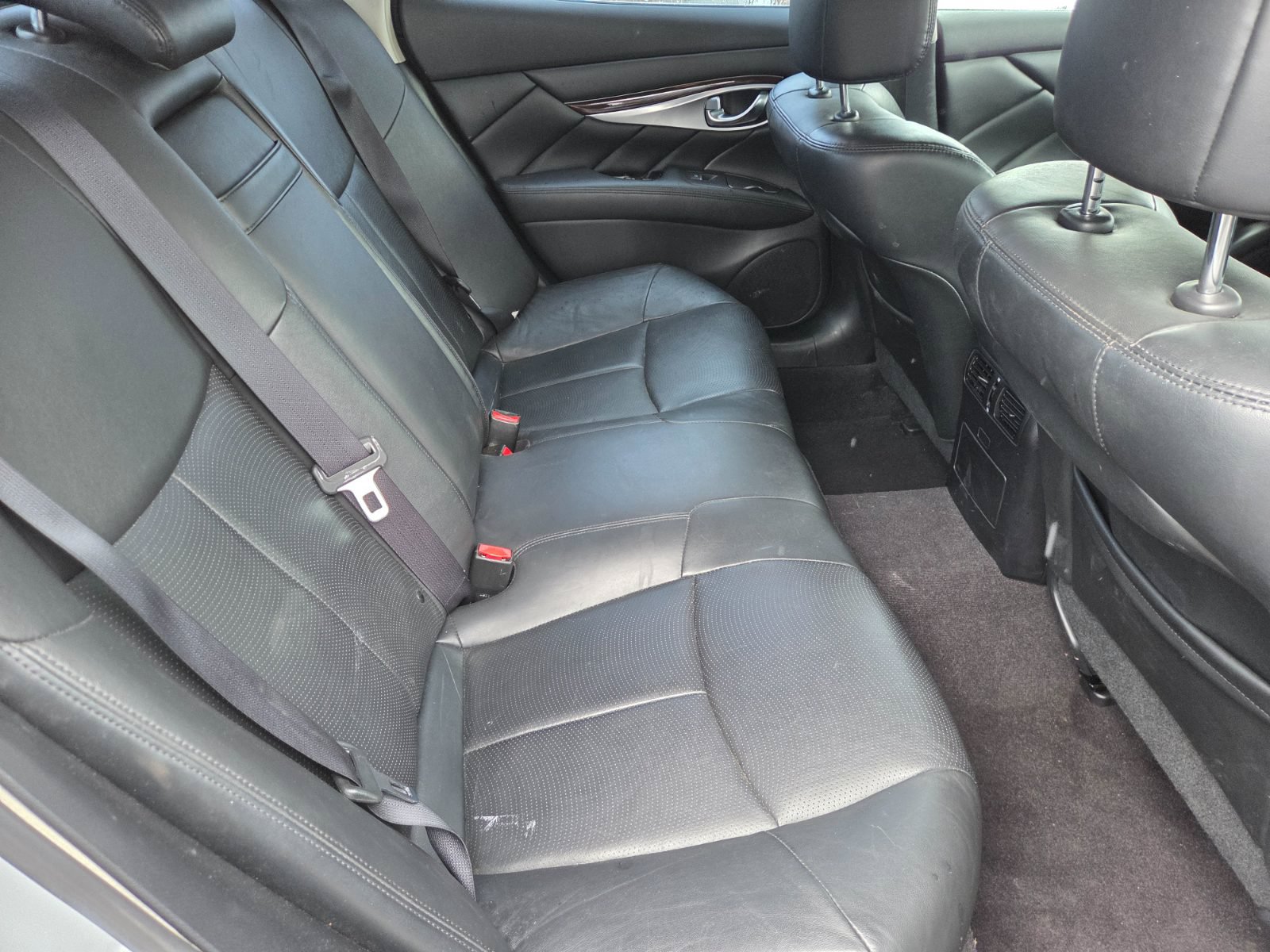 Used 2016 INFINITI Q70 3.7 RWD image 13