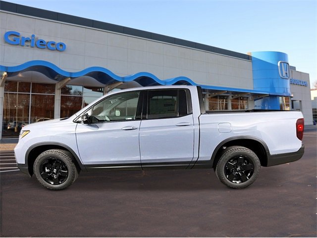New 2026 Honda Ridgeline Black Edition image 2