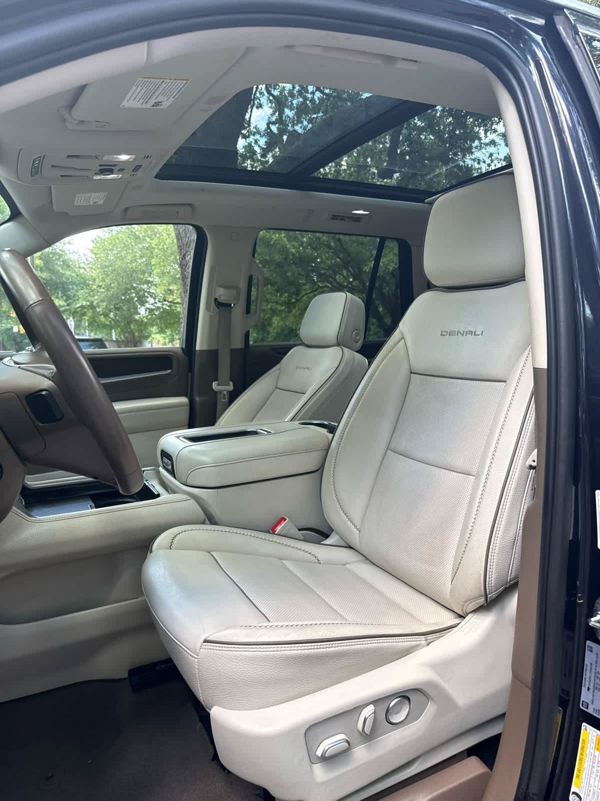 Used 2023 GMC Yukon Denali AWD/4WD image 10